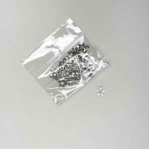 METALNI PRIVJESAK-  (ČELIK/INOX)  cca50kom